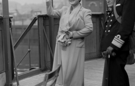 Queen Elizabeth on board, June 1942 (Imperial War Museum)
